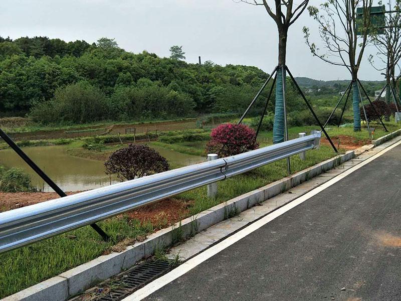 天津路側(cè)護欄板